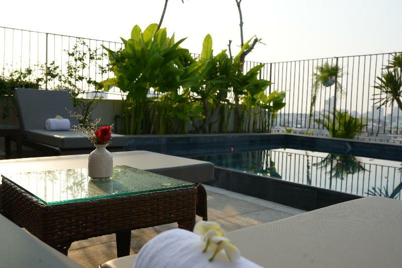 Moon Hotel And Apartment Da Nang Buitenkant foto
