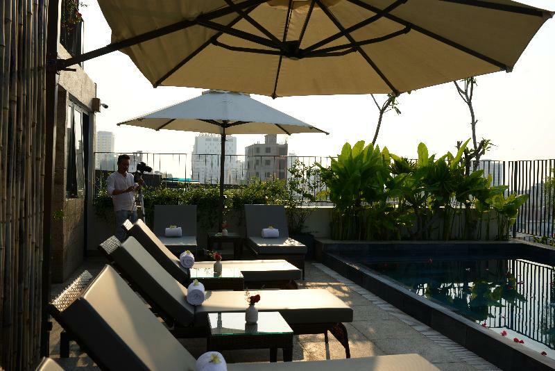 Moon Hotel And Apartment Da Nang Buitenkant foto